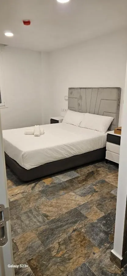 Pensión Hostal Nervion Sevilla