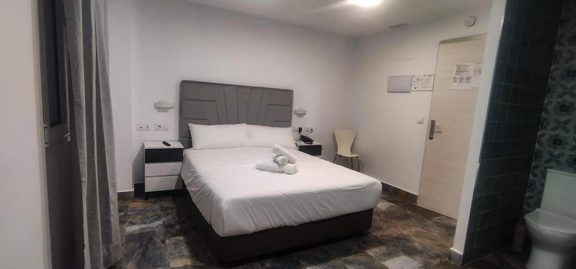 Pensión Hostal Nervion Sevilla España